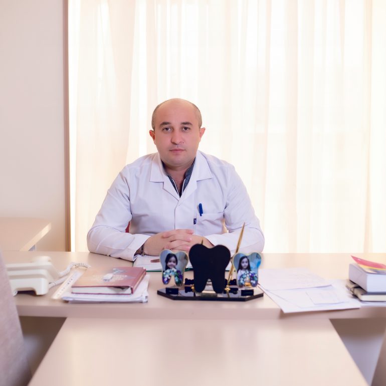 Dr. Əliyev Vüsal